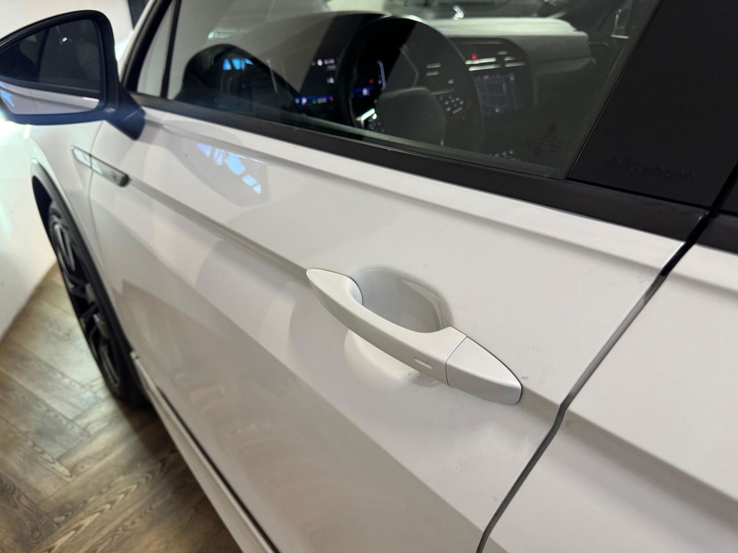 Volkswagen Tiguan 1.5 TSI R-Line PANO KEYLESS CAM