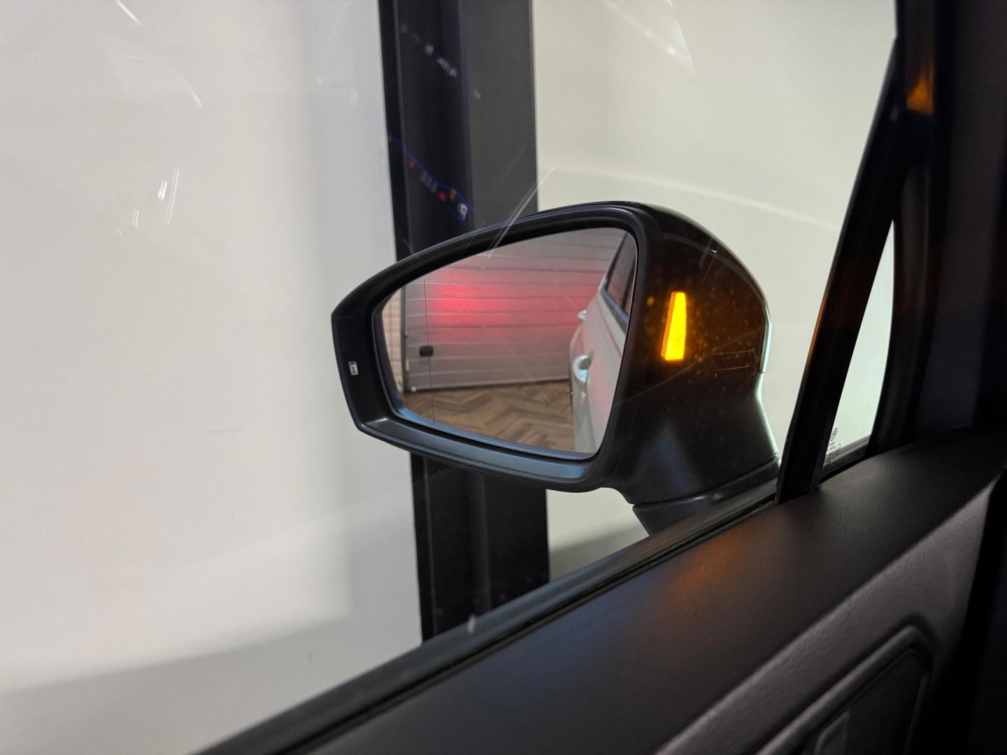Volkswagen Tiguan 1.5 TSI R-Line PANO KEYLESS CAM