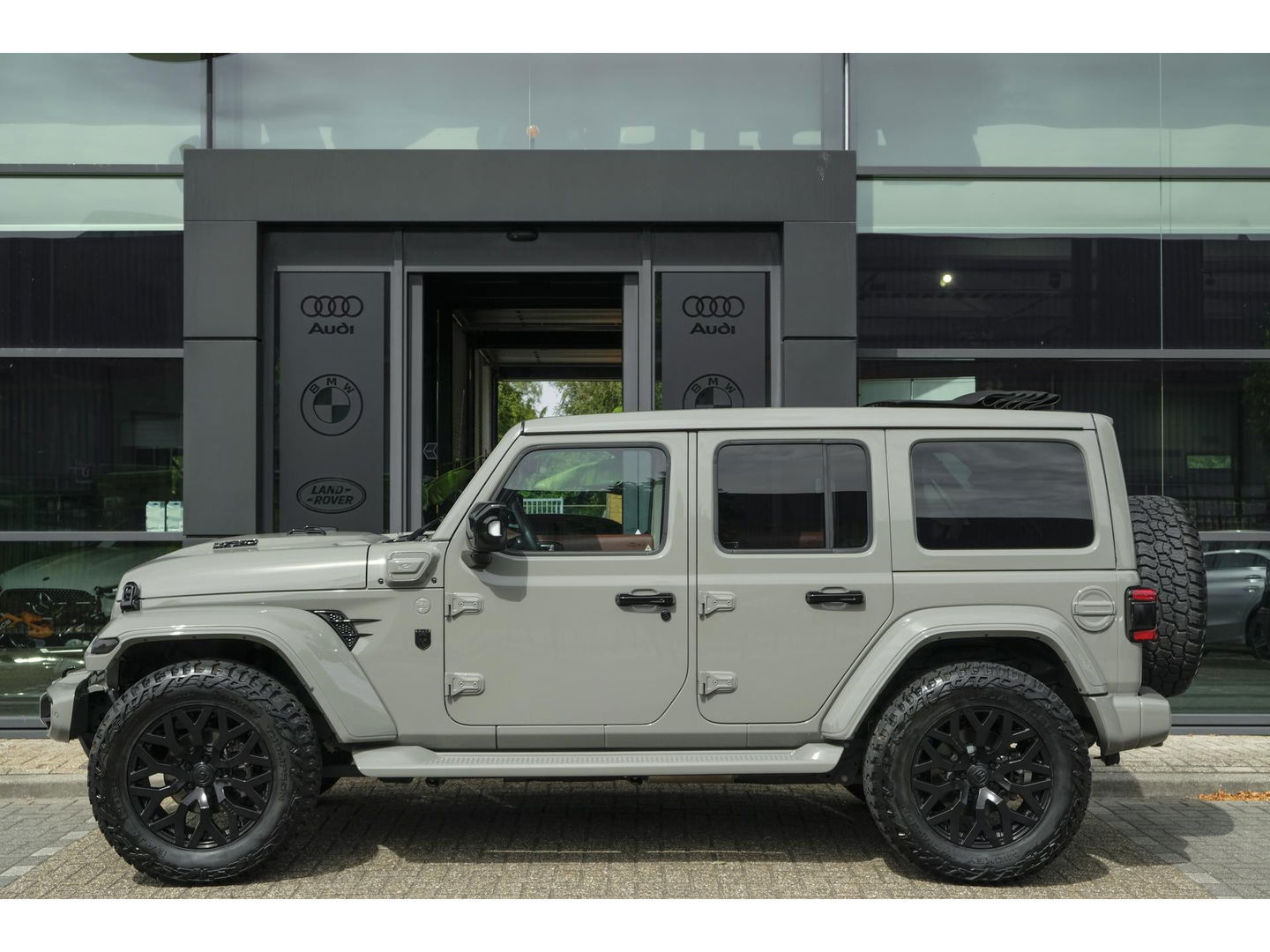 Jeep Wrangler BRUTE Richmond 380pk 4xe Hybrid Diamond leder Navigatie NLauto Stuur+stoelverwarming Clima Cruise 20" LMV CUSTOM!!