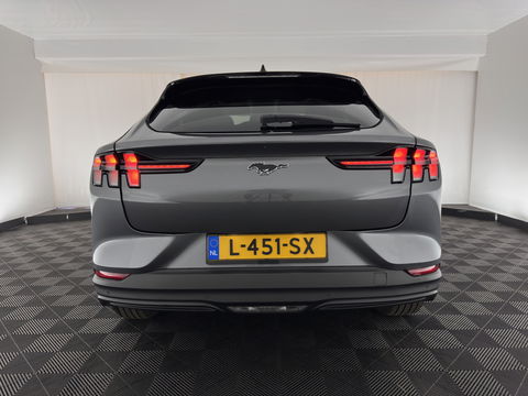 Ford Mustang Mach-E RWD 75 kWh [ 3-Fase ] {SOH-94%} (INCL-BTW) *PANO | LUXURY-LEATHER | ADAPTIVE-CRUISE | BANG&OLUFSEN | MEMORY-PACK | TOP-VIEW | FULL-LED | BLIND-SPOT | DAB+ | DIGI-COCKPIT | KEYLESS | NAVI-FULLMAP | CARPLAY | COMFORT-SEATS |