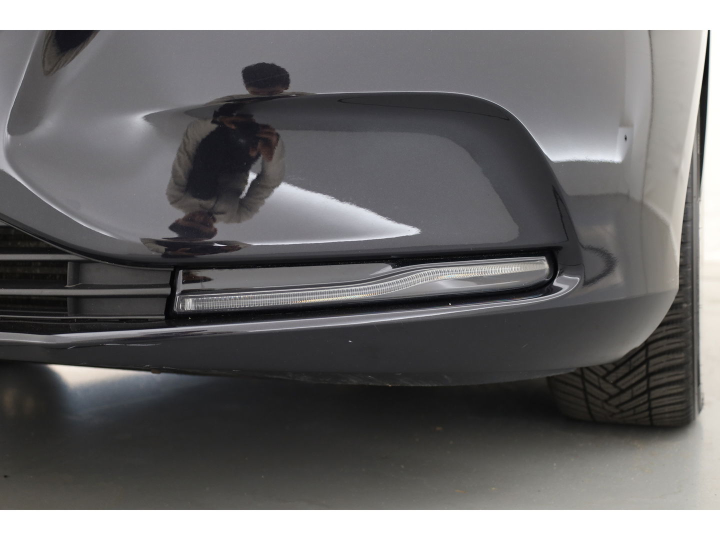 Volvo V40 1.6 T4 Momentum Aut. | Trekhaak | Navi | Cruise | PDC A | 17" | Clima