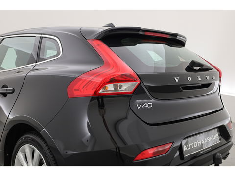 Volvo V40 1.6 T4 Momentum Aut. | Trekhaak | Navi | Cruise | PDC A | 17" | Clima