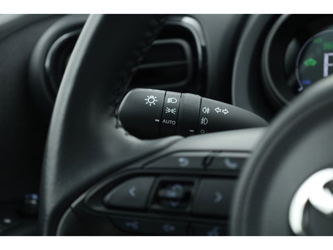 Toyota Yaris 1.5 Hybrid Dynamic | Apple CarPlay & Android Auto | Keyless | Adapt. Cruise | Camera
