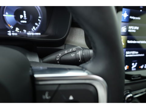 Volvo XC40 1.5 T4 Recharge Inscription | Leer | Pano-dak | ACC | 360 camera | elek. stoelen | 4x stoel + stuurverw. |