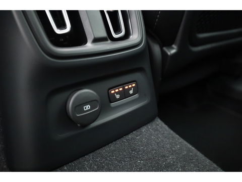 Volvo XC40 1.5 T4 Recharge Inscription | Leer | Pano-dak | ACC | 360 camera | elek. stoelen | 4x stoel + stuurverw. |