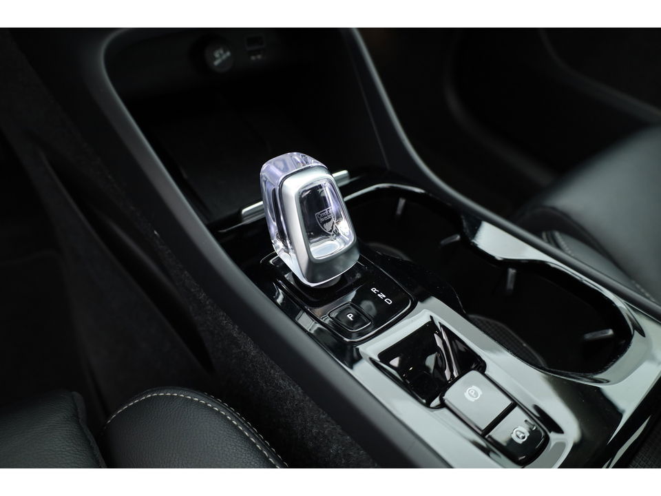 Volvo XC40 1.5 T4 Recharge Inscription | Leer | Pano-dak | ACC | 360 camera | elek. stoelen | 4x stoel + stuurverw. |