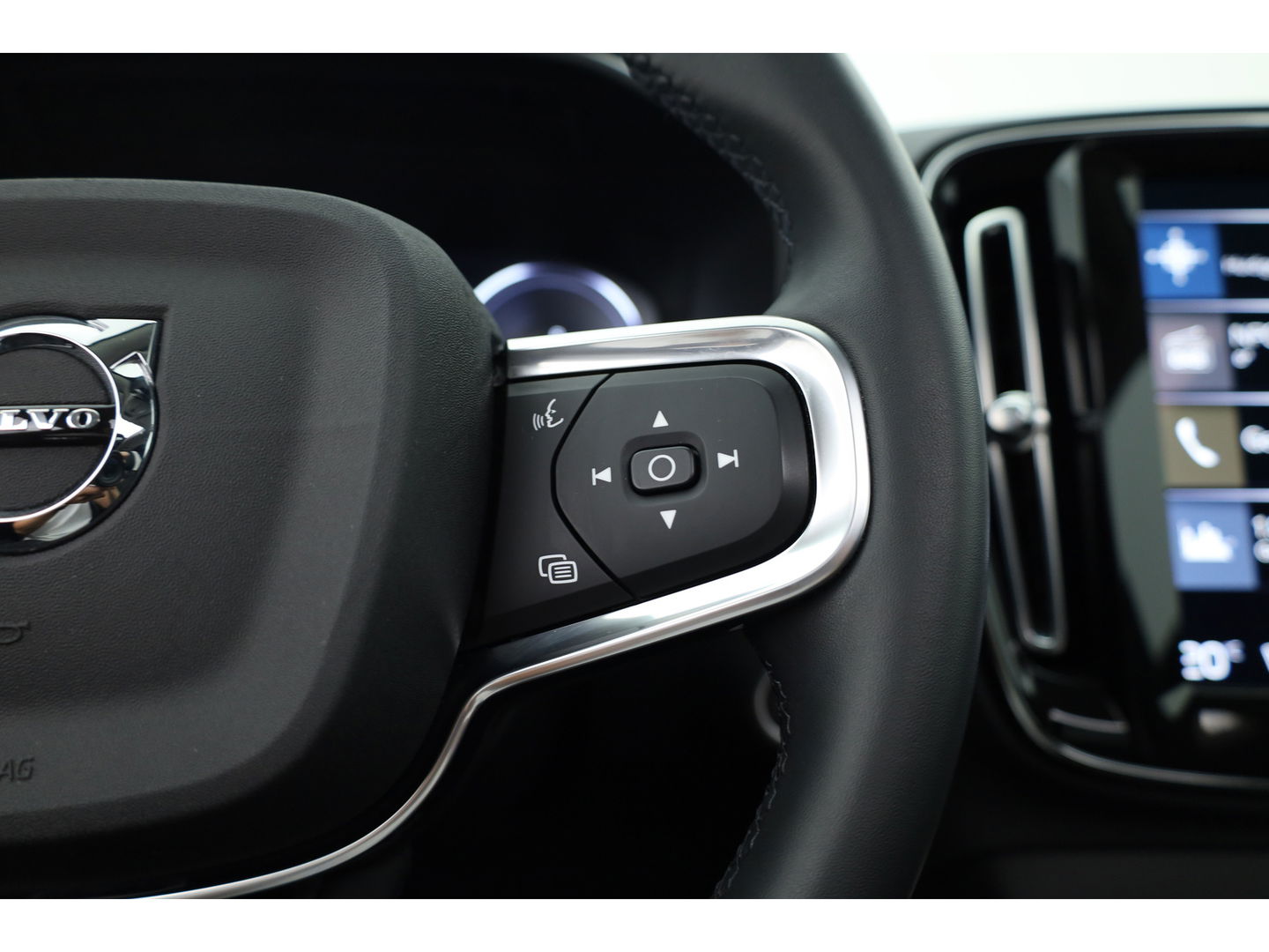 Volvo XC40 1.5 T5 Recharge Inscription | Pano-dak | Leer | 21 inch | Stoel + stuurverw. | camera |