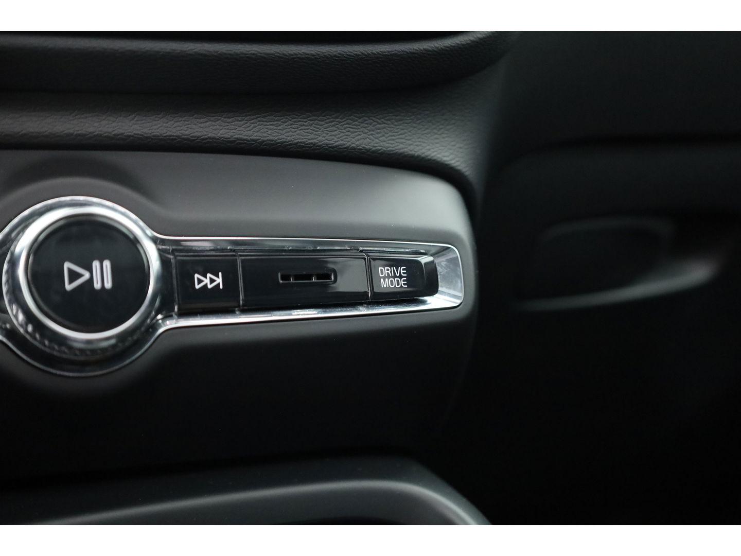 Volvo XC40 1.5 T5 Recharge Inscription | Pano-dak | Leer | 21 inch | Stoel + stuurverw. | camera |
