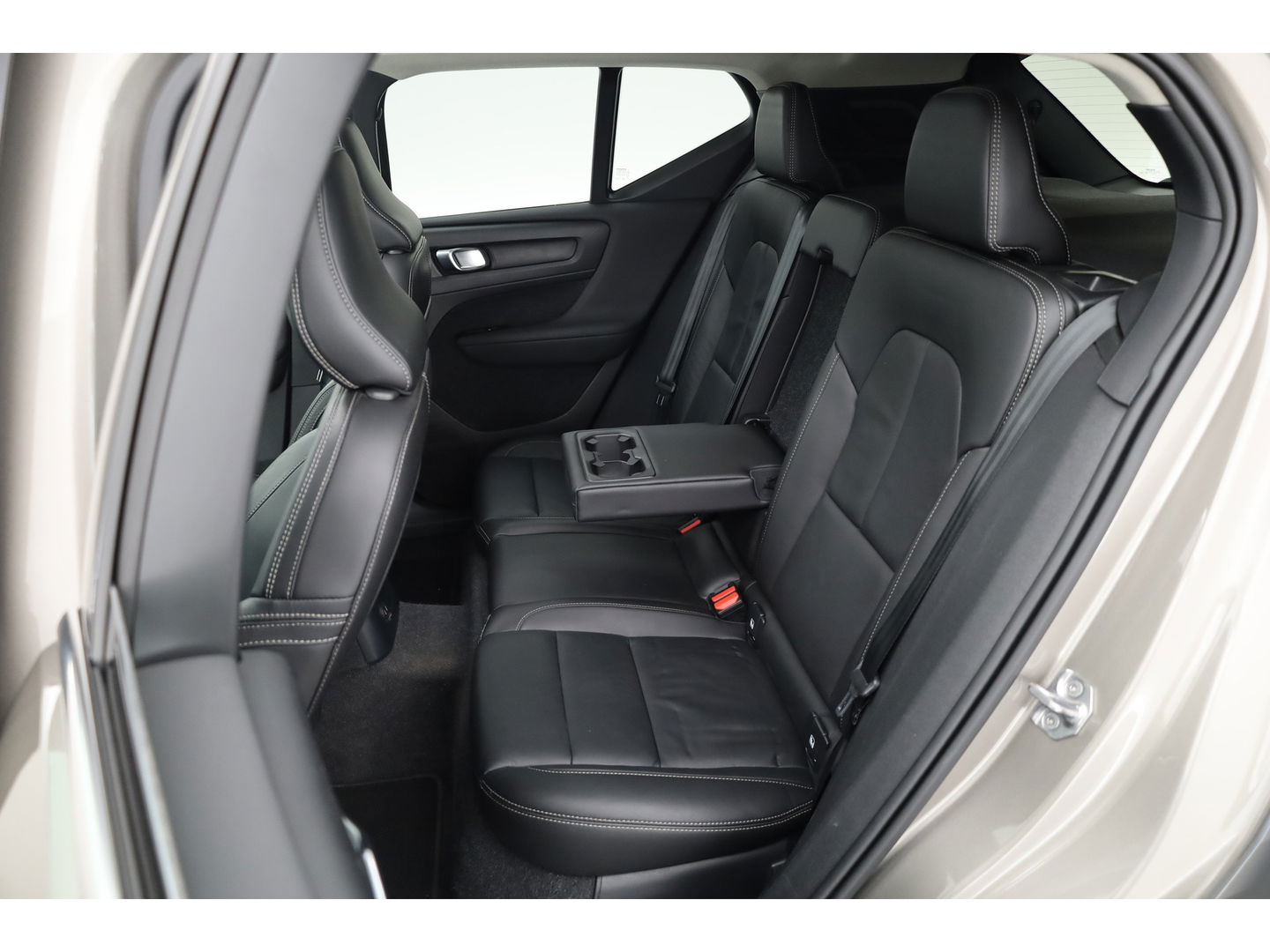 Volvo XC40 1.5 T5 Recharge Inscription | Pano-dak | Leer | 21 inch | Stoel + stuurverw. | camera |