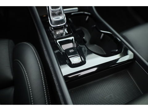Volvo XC40 1.5 T5 Recharge Inscription | Pano-dak | Leer | 21 inch | Stoel + stuurverw. | camera |
