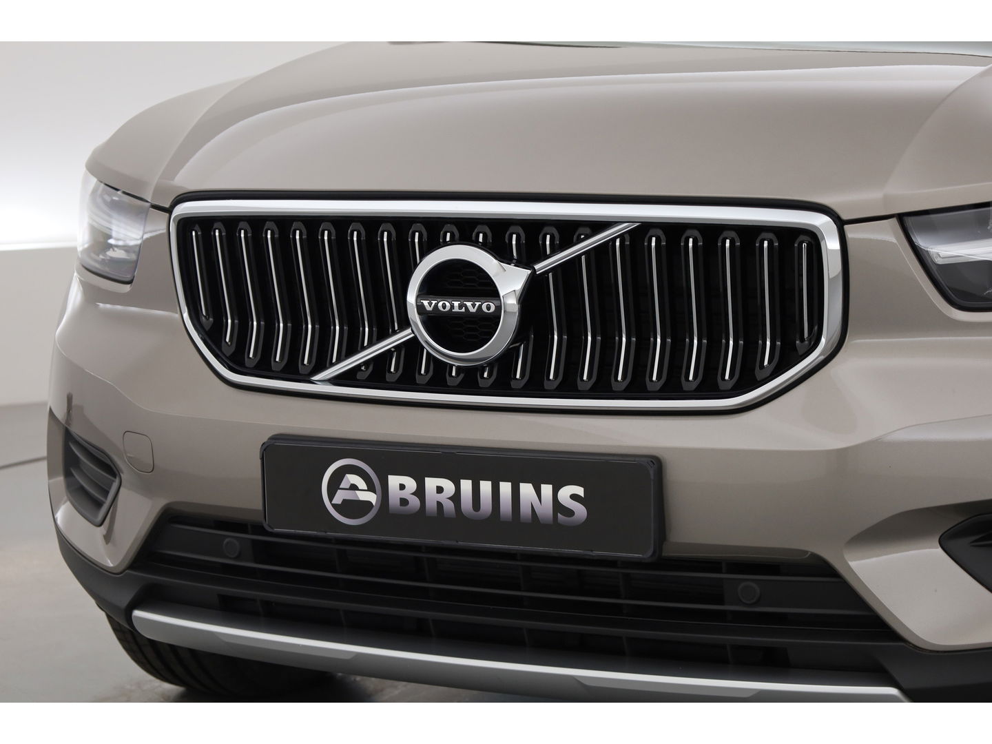 Volvo XC40 1.5 T5 Recharge Inscription | Pano-dak | Leer | 21 inch | Stoel + stuurverw. | camera |