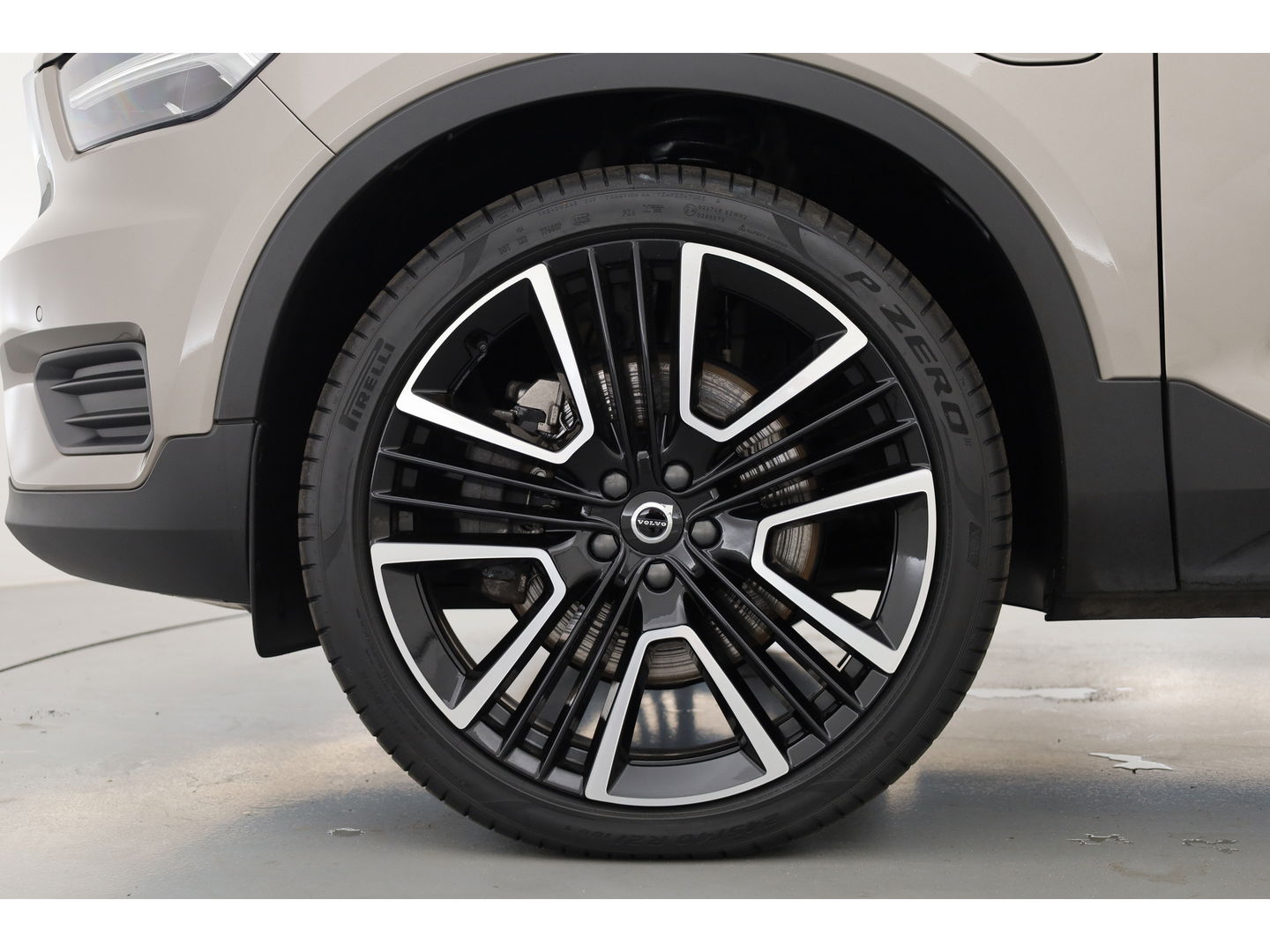 Volvo XC40 1.5 T5 Recharge Inscription | Pano-dak | Leer | 21 inch | Stoel + stuurverw. | camera |