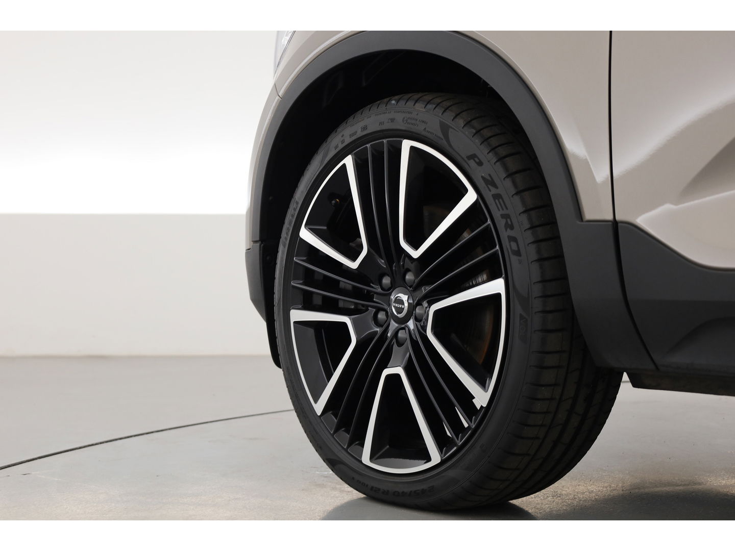 Volvo XC40 1.5 T5 Recharge Inscription | Pano-dak | Leer | 21 inch | Stoel + stuurverw. | camera |