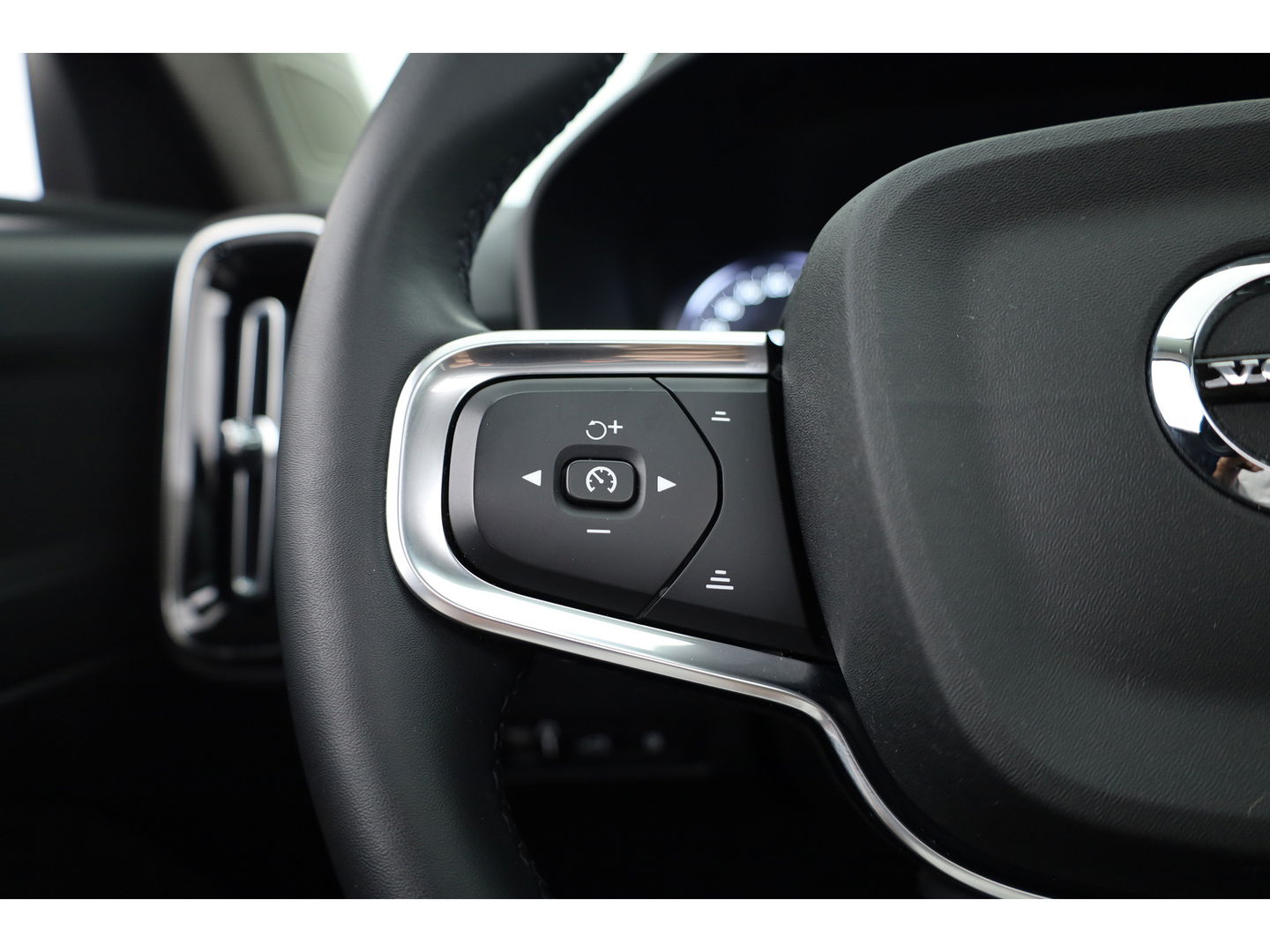 Volvo XC40 1.5 T5 Recharge Inscription | Pano-dak | Leer | 21 inch | Stoel + stuurverw. | camera |