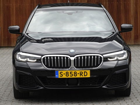 BMW 5 Serie Touring 530e 292PK / M-sport / Morel Audio / ACC / 2022