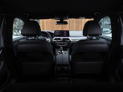 BMW 5 Serie Touring 530e 292PK / M-sport / Morel Audio / ACC / 2022