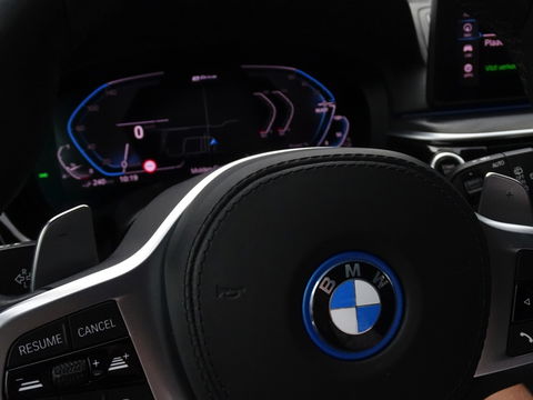 BMW 5 Serie Touring 530e 292PK / M-sport / Morel Audio / ACC / 2022