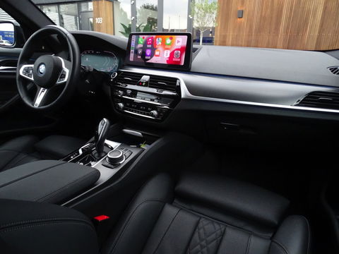 BMW 5 Serie Touring 530e 292PK / M-sport / Morel Audio / ACC / 2022