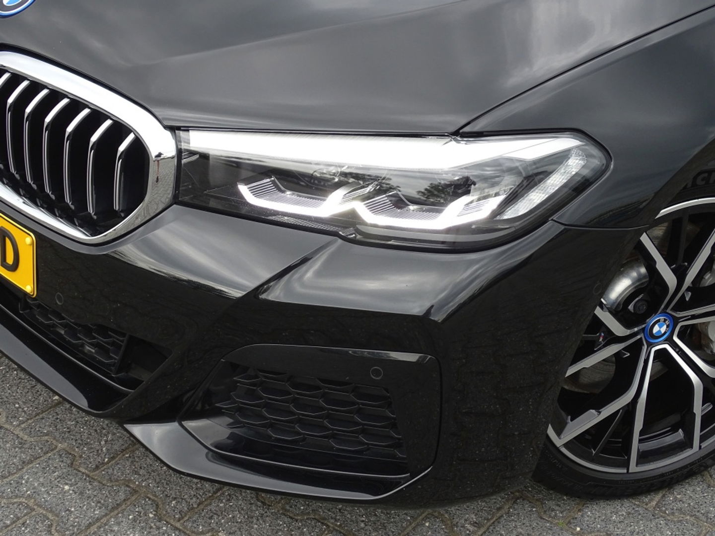 BMW 5 Serie Touring 530e 292PK / M-sport / Morel Audio / ACC / 2022