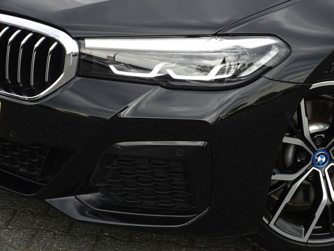 BMW 5 Serie Touring 530e 292PK / M-sport / Morel Audio / ACC / 2022