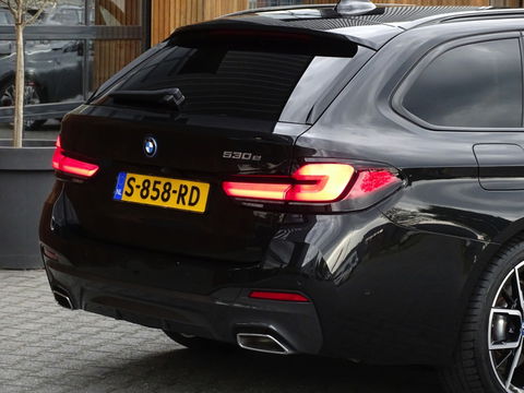 BMW 5 Serie Touring 530e 292PK / M-sport / Morel Audio / ACC / 2022