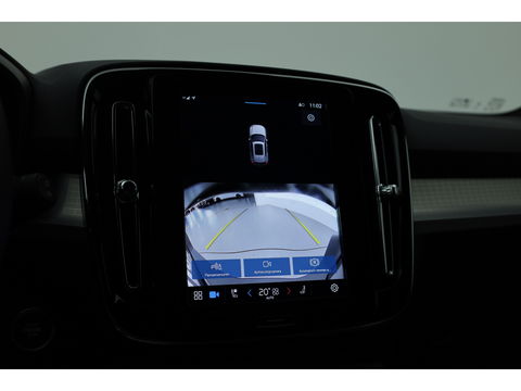 Volvo XC40 2.0 B3 Plus Dark | ACC | elek. stoelen | camera | 4x stoel + stuurvew. |