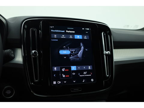 Volvo XC40 2.0 B3 Plus Dark | ACC | elek. stoelen | camera | 4x stoel + stuurvew. |