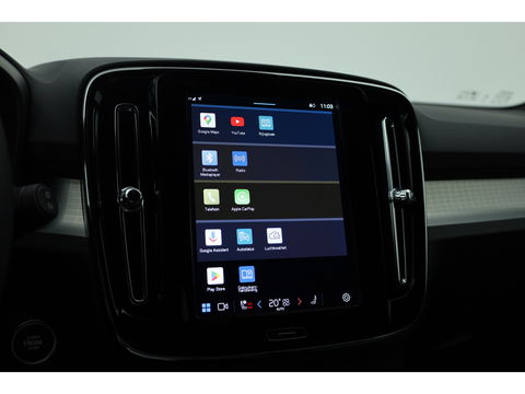 Volvo XC40 2.0 B3 Plus Dark | ACC | elek. stoelen | camera | 4x stoel + stuurvew. |