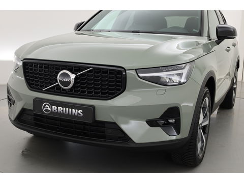 Volvo XC40 2.0 B3 Plus Dark | ACC | elek. stoelen | camera | 4x stoel + stuurvew. |