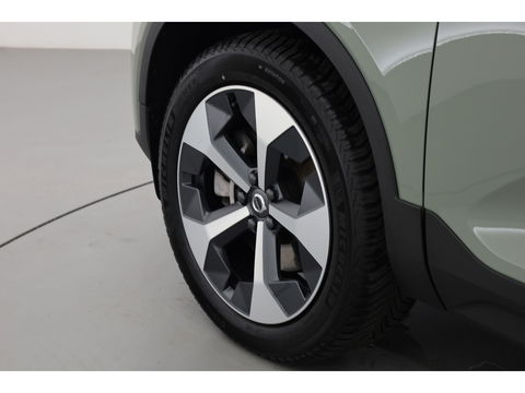 Volvo XC40 2.0 B3 Plus Dark | ACC | elek. stoelen | camera | 4x stoel + stuurvew. |