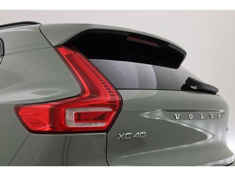Volvo XC40 2.0 B3 Plus Dark | ACC | elek. stoelen | camera | 4x stoel + stuurvew. |