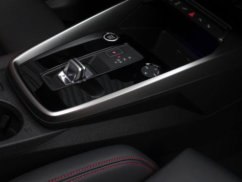 Audi A3 Sportback 45 TFSIe 245PK Competition / S3 Edit. / Pano / Matrix / B&O / Ca