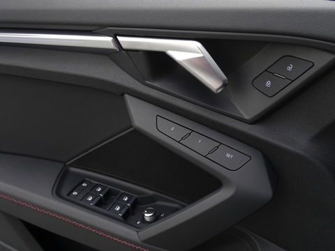 Audi A3 Sportback 45 TFSIe 245PK Competition / S3 Edit. / Pano / Matrix / B&O / Ca