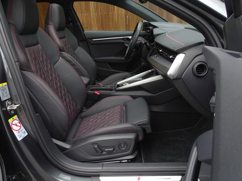 Audi A3 Sportback 45 TFSIe 245PK Competition / S3 Edit. / Pano / Matrix / B&O / Ca