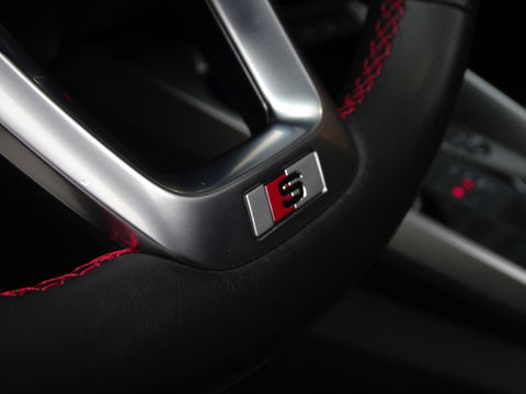 Audi A3 Sportback 45 TFSIe 245PK Competition / S3 Edit. / Pano / Matrix / B&O / Ca