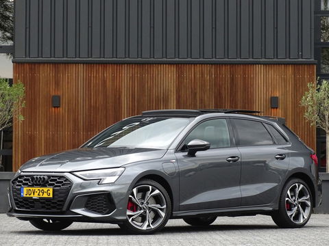 Audi A3 Sportback 45 TFSIe 245PK Competition / S3 Edit. / Pano / Matrix / B&O / Ca