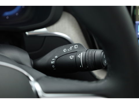 Volvo XC60 2.0 T8 Plug-in hybrid AWD Ultra Dark | Full option | Luchtvering | Trekhaak | Massage | B&W Audio | 360 camera | Head-up |