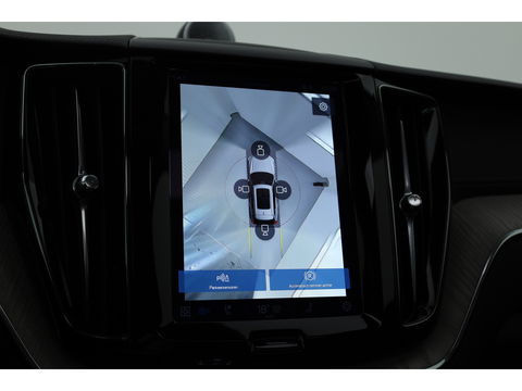 Volvo XC60 2.0 T8 Plug-in hybrid AWD Ultra Dark | Full option | Luchtvering | Trekhaak | Massage | B&W Audio | 360 camera | Head-up |