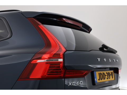 Volvo XC60 2.0 T8 Plug-in hybrid AWD Ultra Dark | Full option | Luchtvering | Trekhaak | Massage | B&W Audio | 360 camera | Head-up |