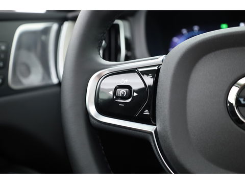 Volvo XC60 2.0 T8 Plug-in hybrid AWD Ultra Dark | Full option | Luchtvering | Trekhaak | Massage | B&W Audio | 360 camera | Head-up |
