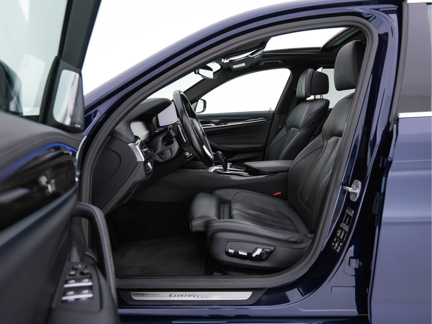 BMW 5 Serie 540i xDrive High Executive Edition (INCL-BTW ) Aut.*PANO | LUXURY-LEATHER | LASER-LIGHT | BOWERS&WILKINS-AUDIO | MEMORY-PACK | HEATED/COOLED-COMFORTSEATS | DIGI-COCKPIT | NAVI-FULLMAP | SHIFT-PADDLES | CRUISE | 18''ALU*