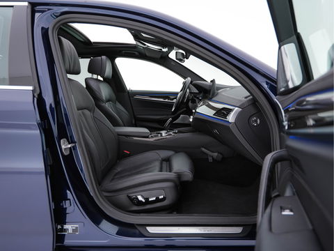 BMW 5 Serie 540i xDrive High Executive Edition (INCL-BTW ) Aut.*PANO | LUXURY-LEATHER | LASER-LIGHT | BOWERS&WILKINS-AUDIO | MEMORY-PACK | HEATED/COOLED-COMFORTSEATS | DIGI-COCKPIT | NAVI-FULLMAP | SHIFT-PADDLES | CRUISE | 18''ALU*