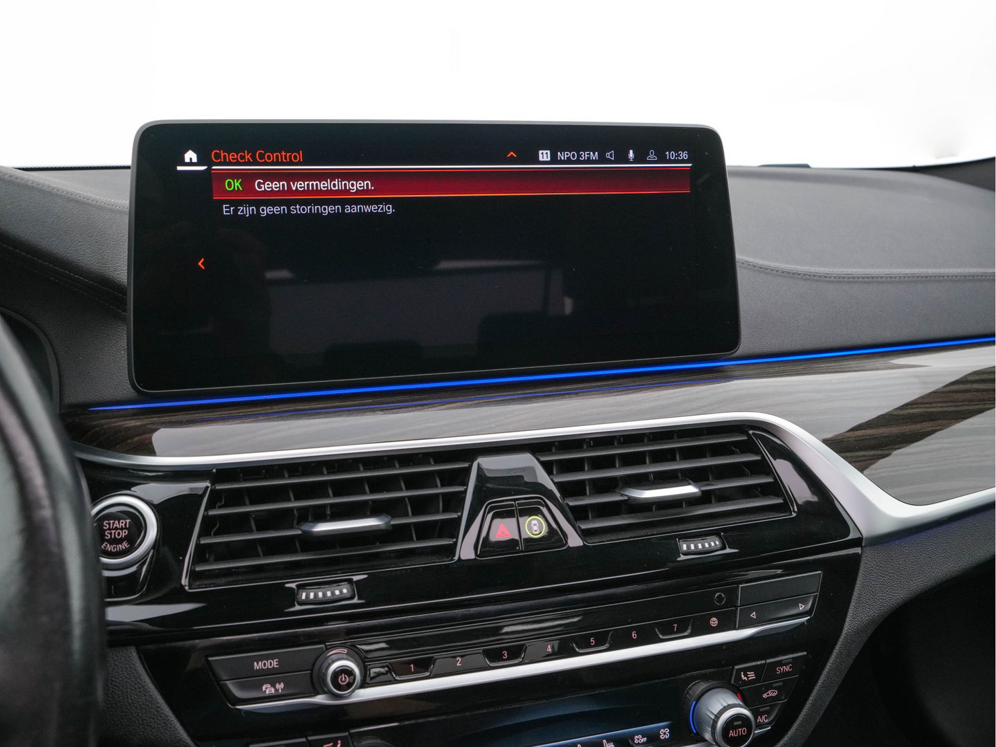 BMW 5 Serie 540i xDrive High Executive Edition (INCL-BTW ) Aut.*PANO | LUXURY-LEATHER | LASER-LIGHT | BOWERS&WILKINS-AUDIO | MEMORY-PACK | HEATED/COOLED-COMFORTSEATS | DIGI-COCKPIT | NAVI-FULLMAP | SHIFT-PADDLES | CRUISE | 18''ALU*