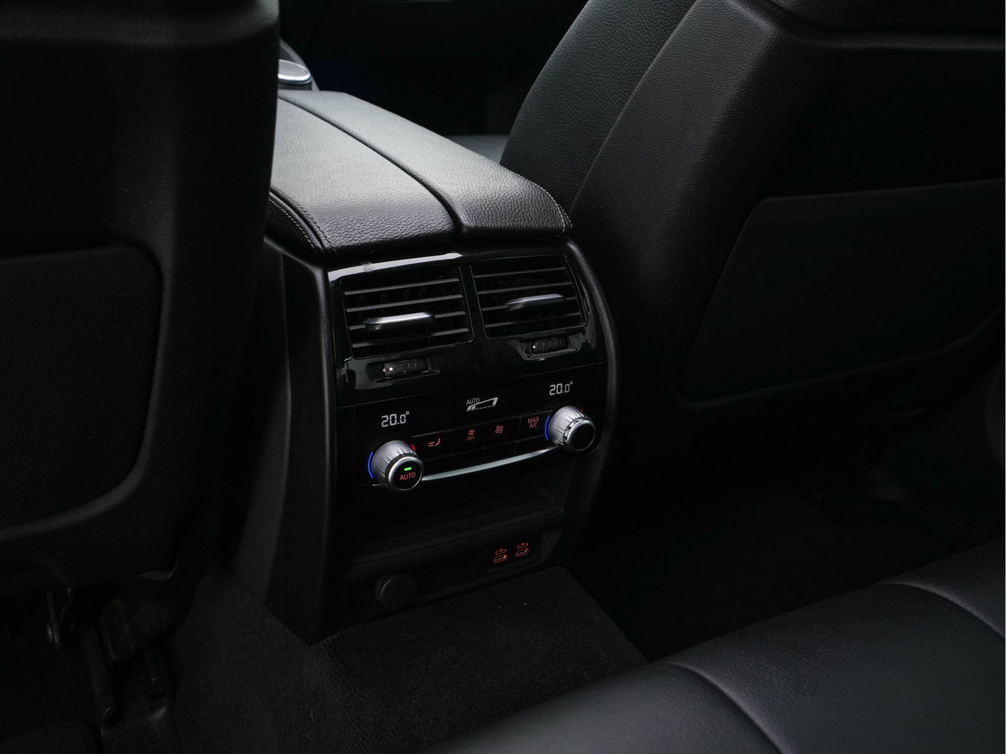 BMW 5 Serie 540i xDrive High Executive Edition (INCL-BTW ) Aut.*PANO | LUXURY-LEATHER | LASER-LIGHT | BOWERS&WILKINS-AUDIO | MEMORY-PACK | HEATED/COOLED-COMFORTSEATS | DIGI-COCKPIT | NAVI-FULLMAP | SHIFT-PADDLES | CRUISE | 18''ALU*