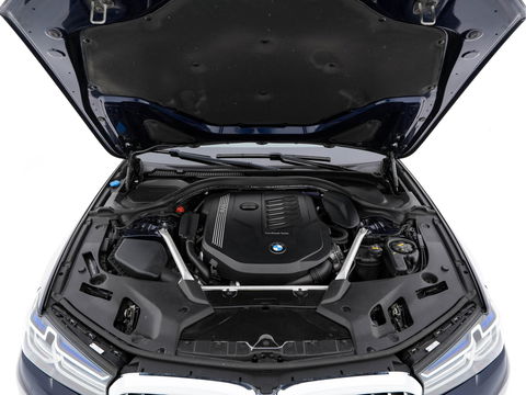 BMW 5 Serie 540i xDrive High Executive Edition (INCL-BTW ) Aut.*PANO | LUXURY-LEATHER | LASER-LIGHT | BOWERS&WILKINS-AUDIO | MEMORY-PACK | HEATED/COOLED-COMFORTSEATS | DIGI-COCKPIT | NAVI-FULLMAP | SHIFT-PADDLES | CRUISE | 18''ALU*