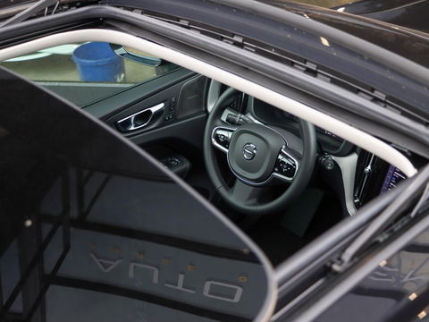 Volvo XC60 T8 Plug-in hybrid AWD Plus Dark 455PK | Harman Kardon | 22'' | 360 Cam | Winterpakket