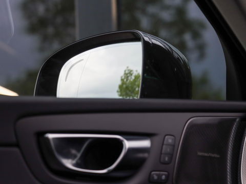 Volvo XC60 T8 Plug-in hybrid AWD Plus Dark 455PK | Harman Kardon | 22'' | 360 Cam | Winterpakket