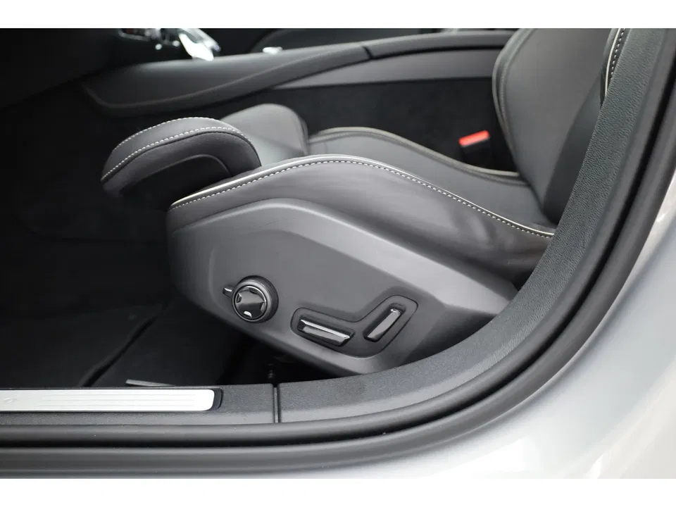 Volvo V60 2.0 T8 Plug-in hybrid AWD Polestar Engineered | Öhlins | Pano-dak | B&W audio | 20 inch | Head-up |Trekhaak |