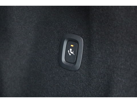 Volvo XC60 2.0 T8 Plug-in hybrid AWD Ultra Dark | Trekhaak | B&W Audio | Massage | Ventilatie | 360 camera