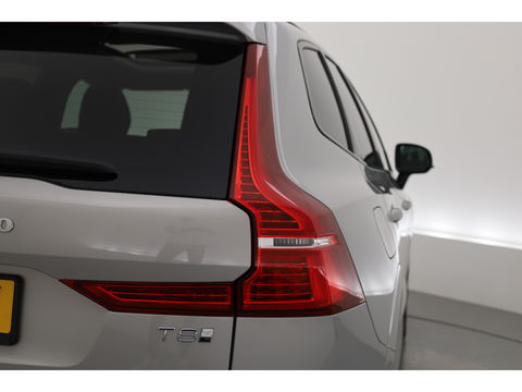 Volvo XC60 2.0 T8 Plug-in hybrid AWD Ultra Dark | Trekhaak | B&W Audio | Massage | Ventilatie | 360 camera